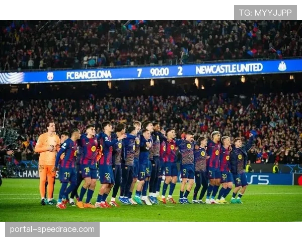 巴塞罗那街头千人集会，庆祝球队晋级欧冠八强